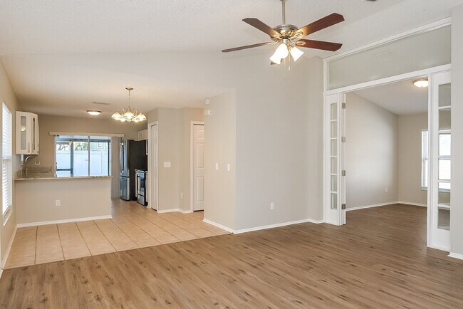 Foto del edificio - 8749 Morrison Oaks Ct