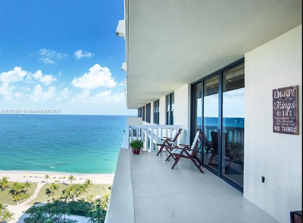 Foto principal - 9801 Collins Ave