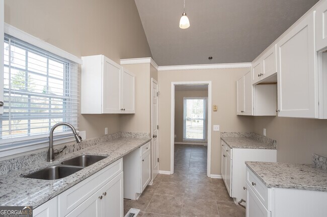 Foto del edificio - 4790 Burford Ct NW