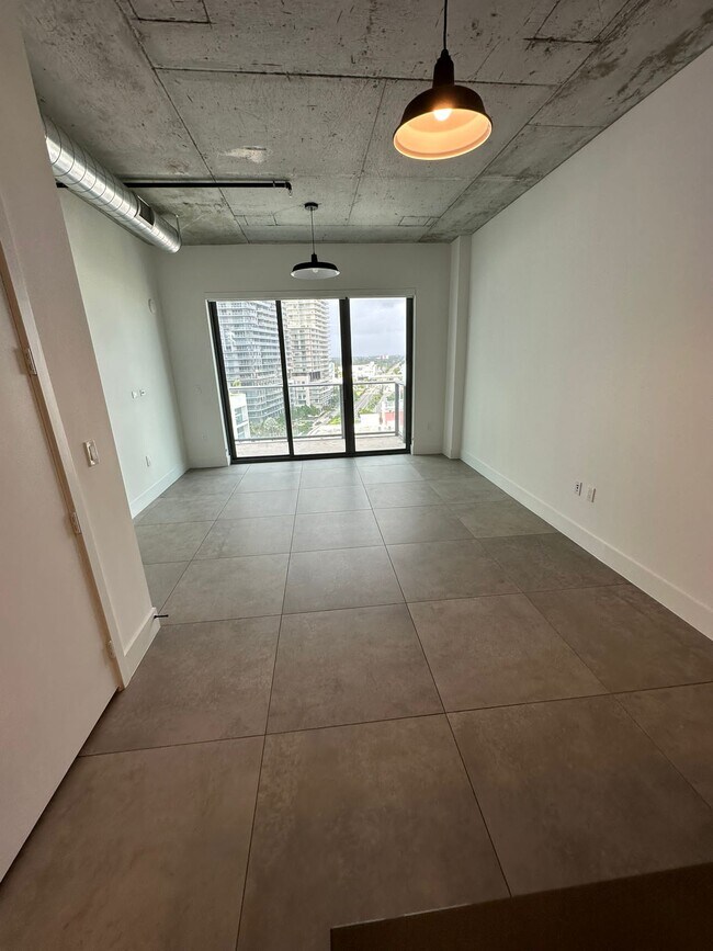 Foto del edificio - 447 NE 29th St