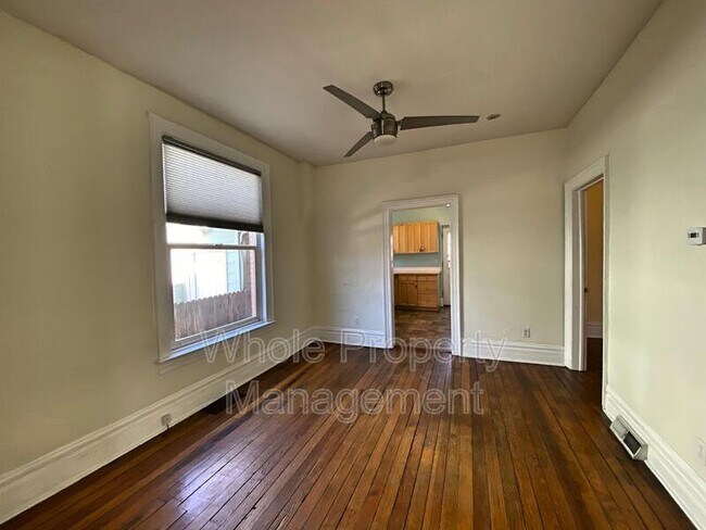 Building Photo - 723 30th St