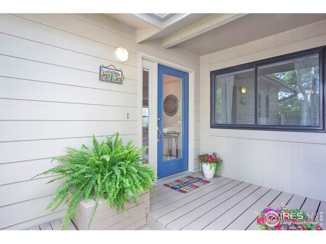 Building Photo - 1048 Sailors Reef
