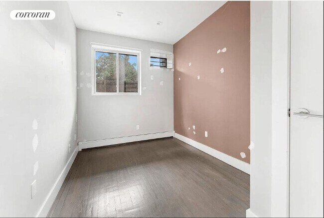 Foto del edificio - 92 Troy Ave