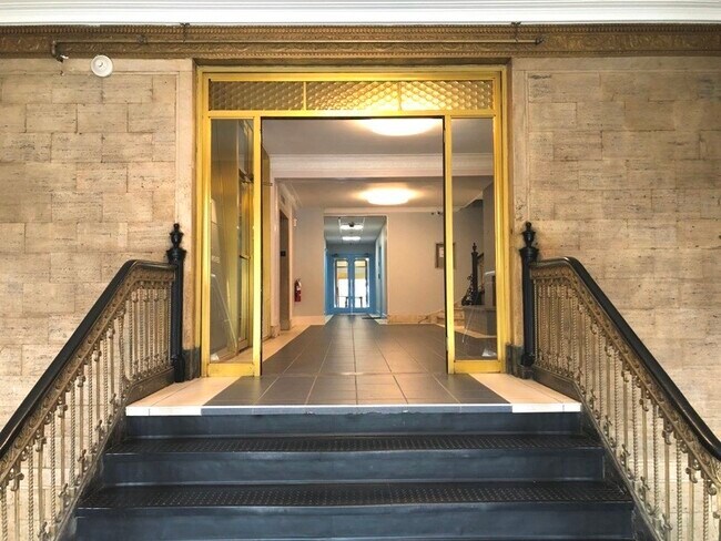 Foto del edificio - 471 Commonwealth Ave