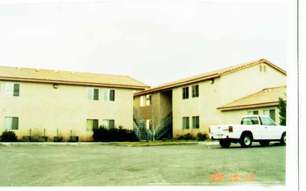 Primary Photo - 805 Utah St