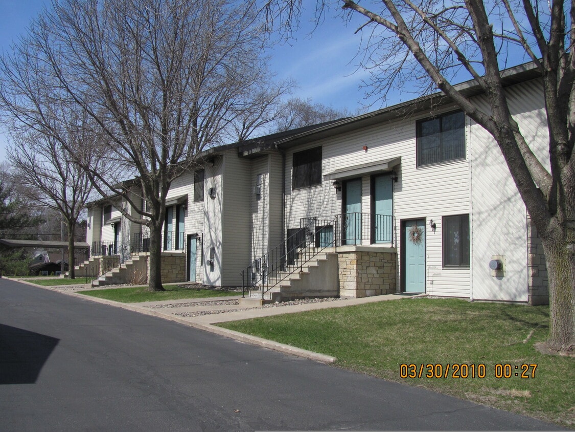 Primary Photo - 550 Braund St