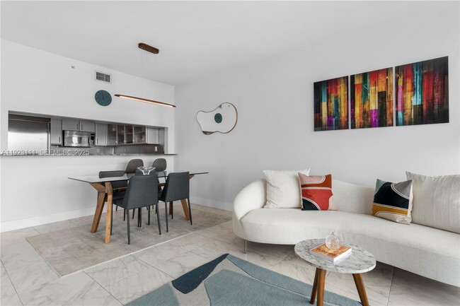 Building Photo - 540 West Ave