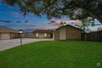 Building Photo - 7403 Jackwood St
