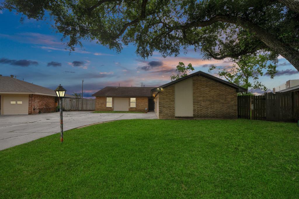 Foto principal - 7403 Jackwood St