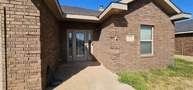 Building Photo - Beautiful, Three bedroom, two bath home, a...