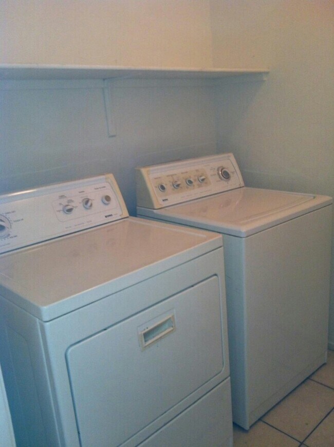 Foto del edificio - Single Story 4 Bed/2 Bath Single Story Hom...