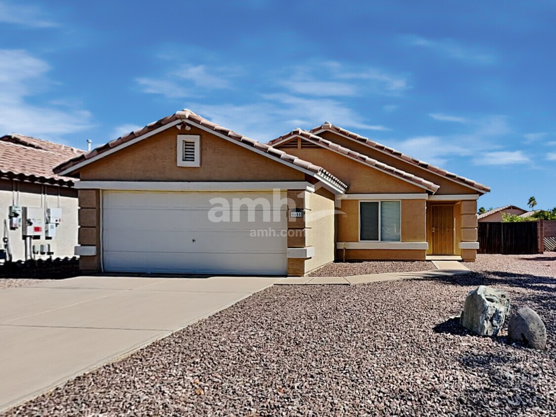 Foto principal - 8655 E Crescent Ave