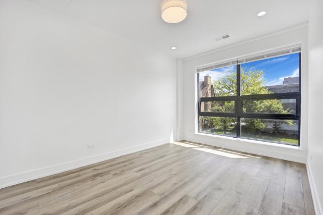 Foto del edificio - 2 bedroom in Chicago IL 60630