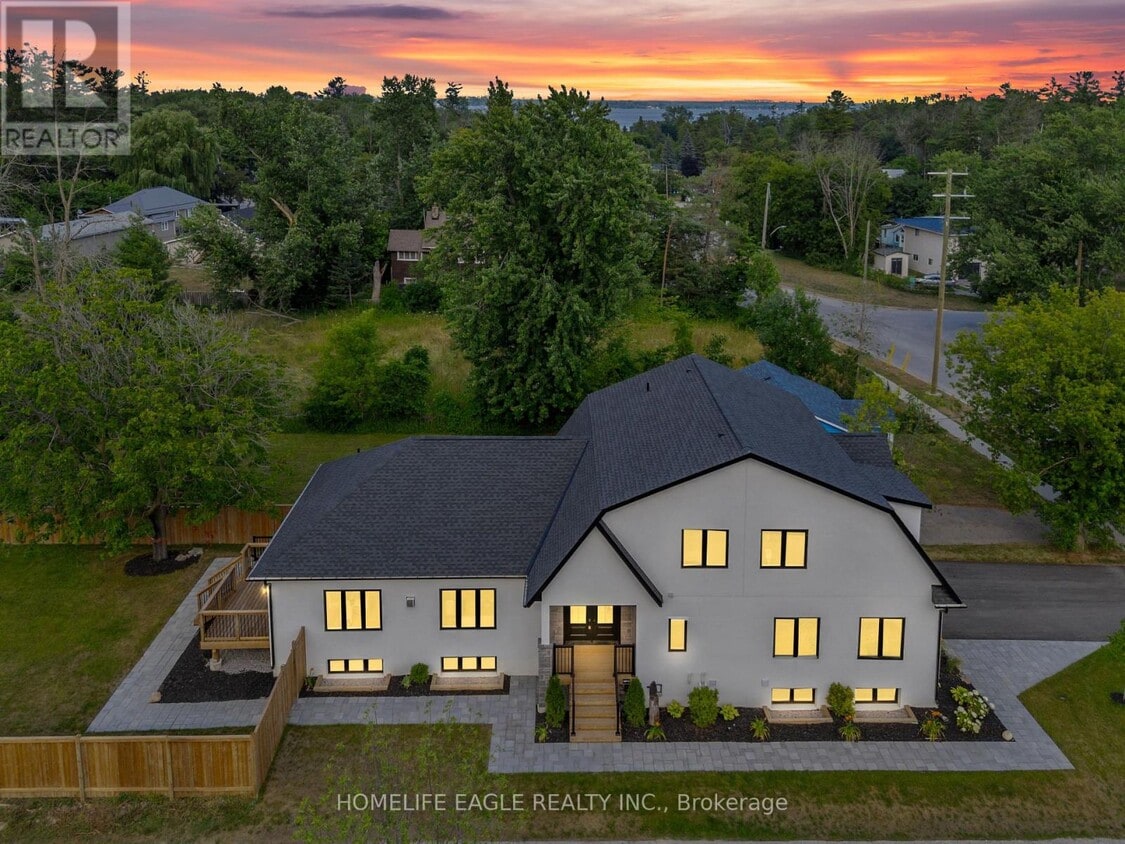 Photo principale - 1242 Killarney Beach Rd