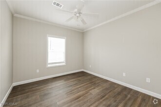 Building Photo - 1848 Welk St