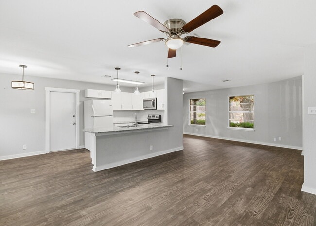 Foto del edificio - Updated 3 Bedroom Home in Northside ISD with Pool Access