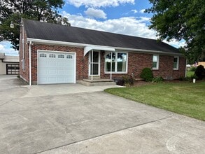 Building Photo - 880 Hoffer Rd