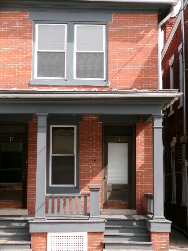19 S Main St, Manheim, PA 17545 Room for Rent in Manheim, PA
