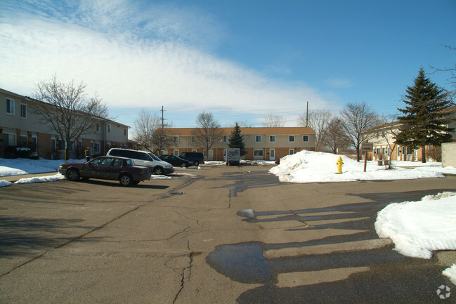 Building Photo - Woodland Square Apartments