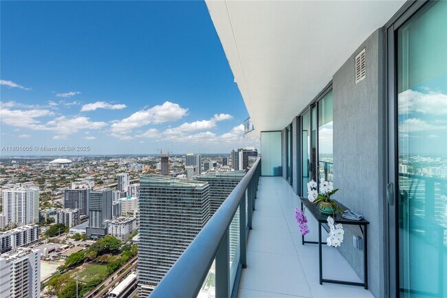 Foto del edificio - 1300 S Miami Ave
