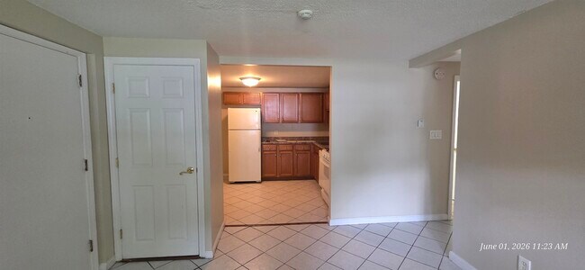 Building Photo - 11 Lancelot Court