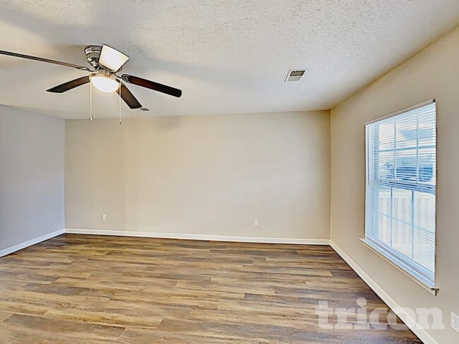 Building Photo - 314 E Waverly Pl Ct