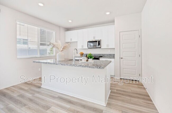 Foto del edificio - 40383 Birchfield Dr