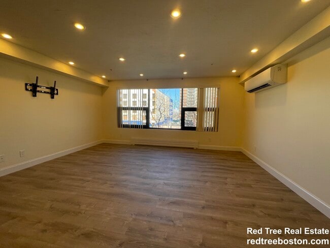 Foto del edificio - 1028a Commonwealth Ave