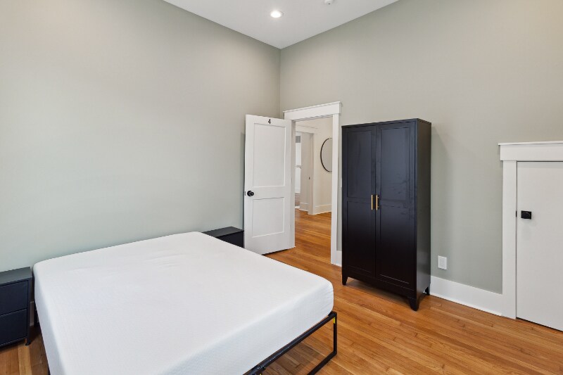 Foto principal - 1133 E Henry St