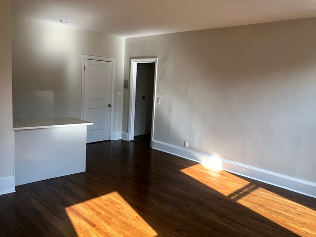 Building Photo - 415 Beacon St