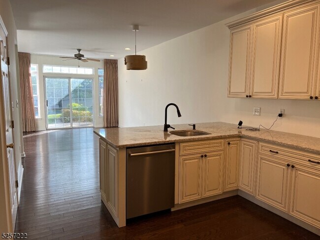 Foto del edificio - 67 Loft Dr