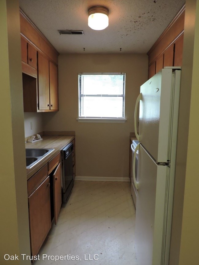 Building Photo - 354 Dorchester Manor Blvd