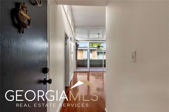 Foto del edificio - 4300 Chastain Walk NE