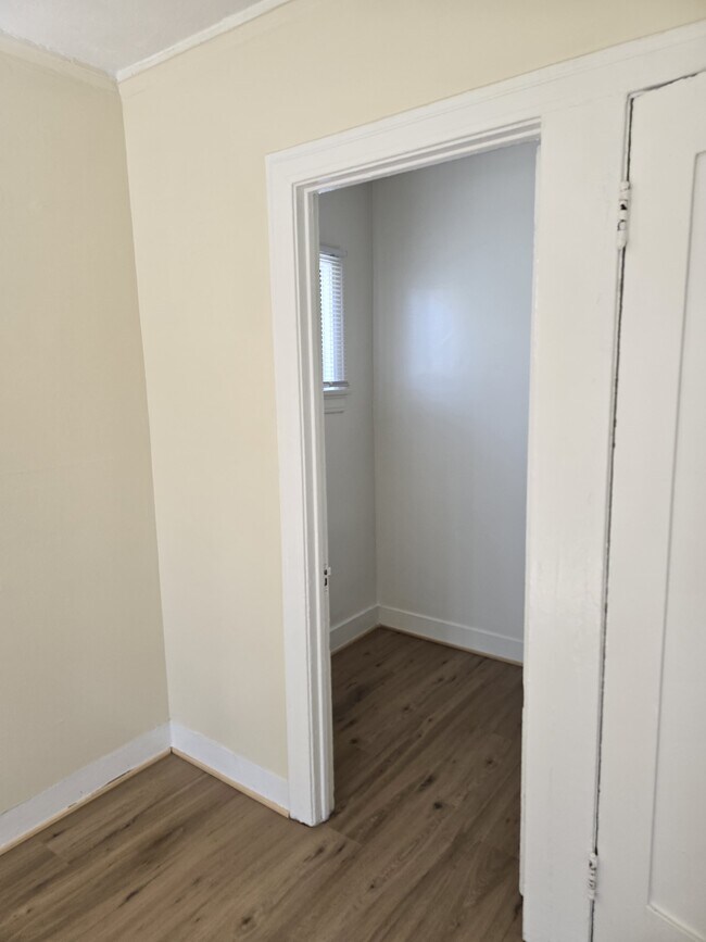 Foto del edificio - 2812 3/4 Hillcrest Dr