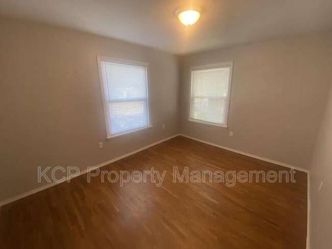 Building Photo - 115 N Albert Pike Ave