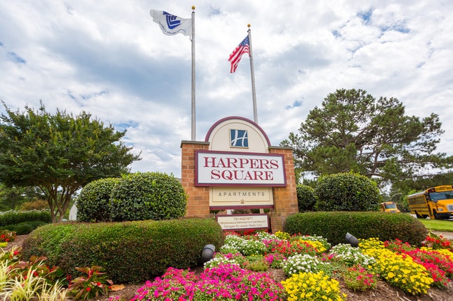 Letrero del complejo - Harpers Square Apartments