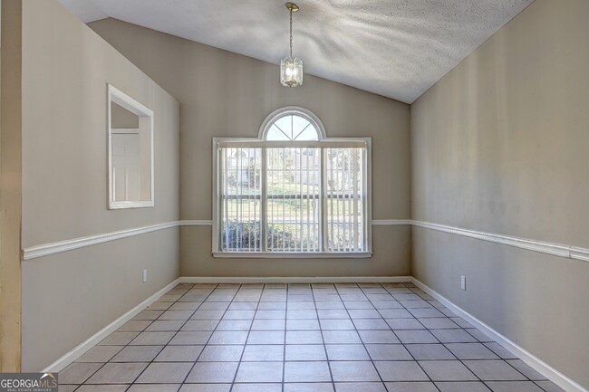 Building Photo - 954 Maple Leaf Ridge