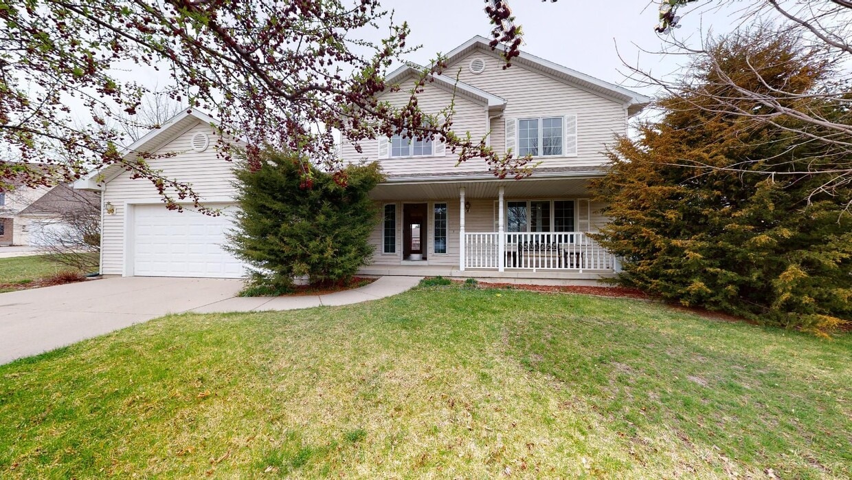 Available 9/20 - Established Neighborhood - Available 9/20 - Established Neighborhood