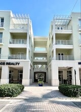 Building Photo - 1203 Town Center Dr