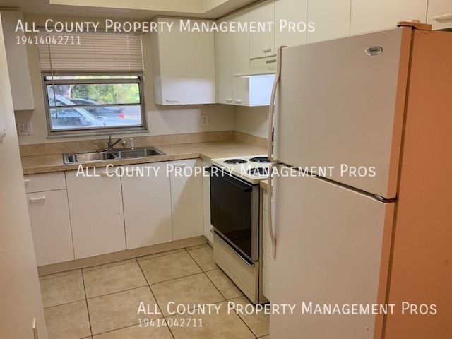 Building Photo - Great Location/Spacious/Near Airport/Pet F...