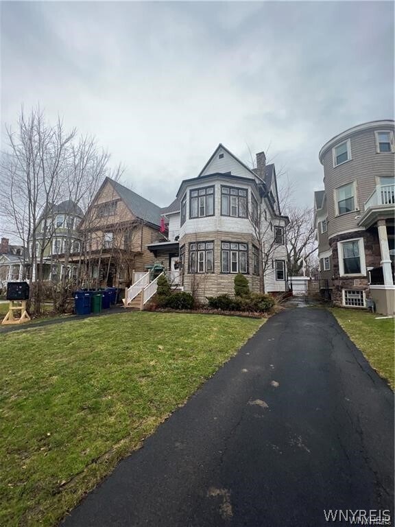 Foto del edificio - 581 Richmond Ave