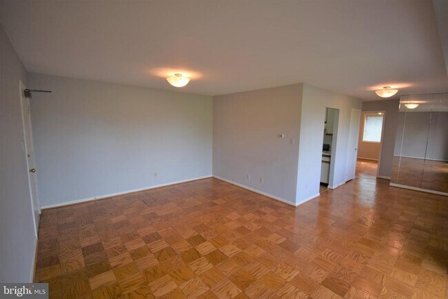 Foto del edificio - 4373 Cherry Hill Rd