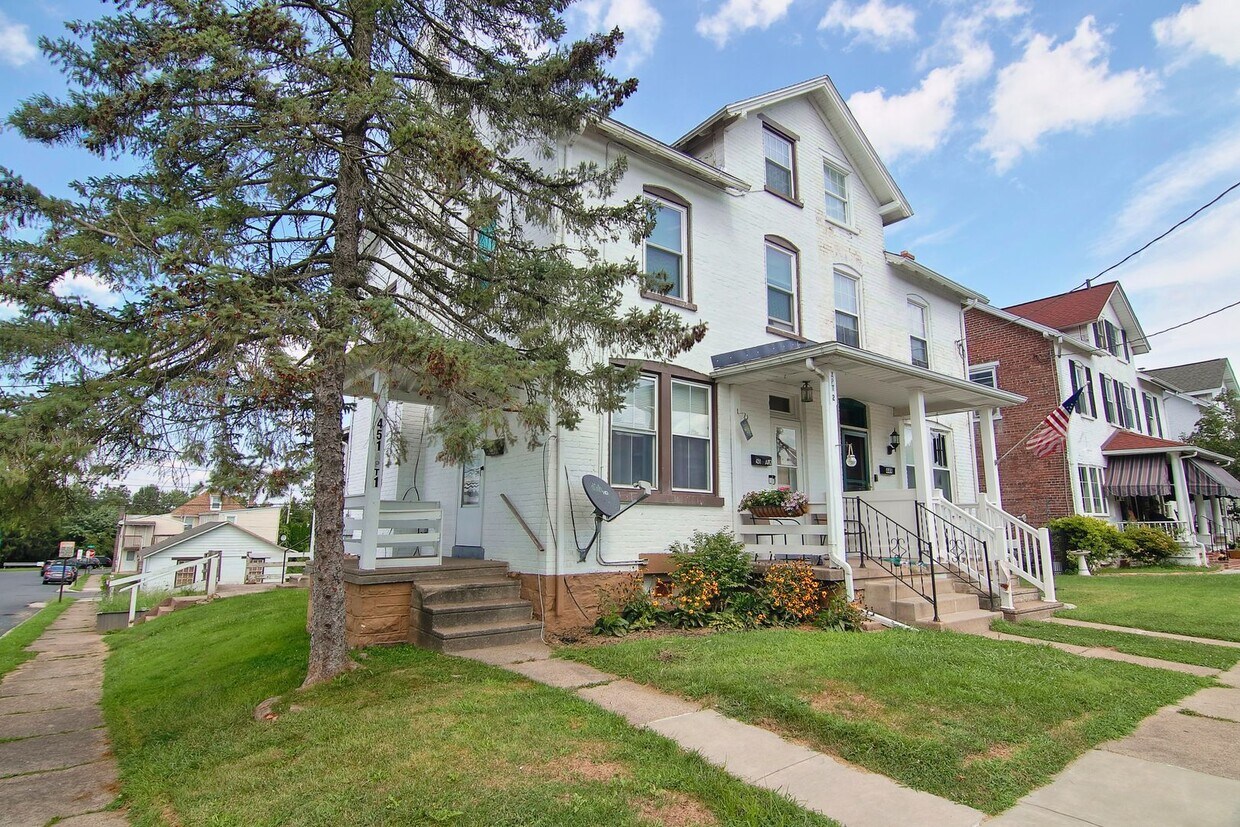 451 W 2nd St Unit 2, Birdsboro, PA 19508 Room for Rent in Birdsboro