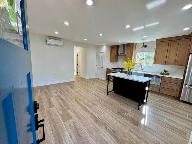 Building Photo - Beautifully Built 2-bedroom, 1.5-bath ADU ...