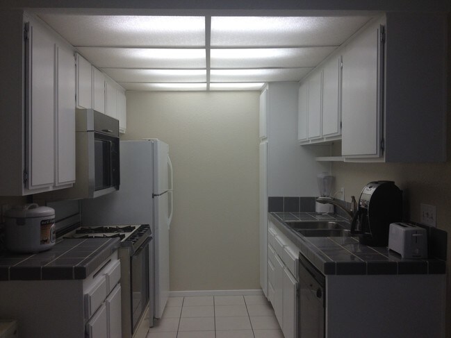 Kitchen - 20535 S Vermont Ave