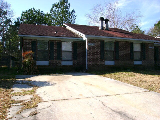 Primary Photo - 174 Dorchester Manor Blvd