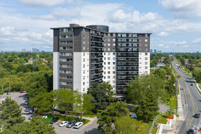 Photo du bâtiment - Danforth Estates