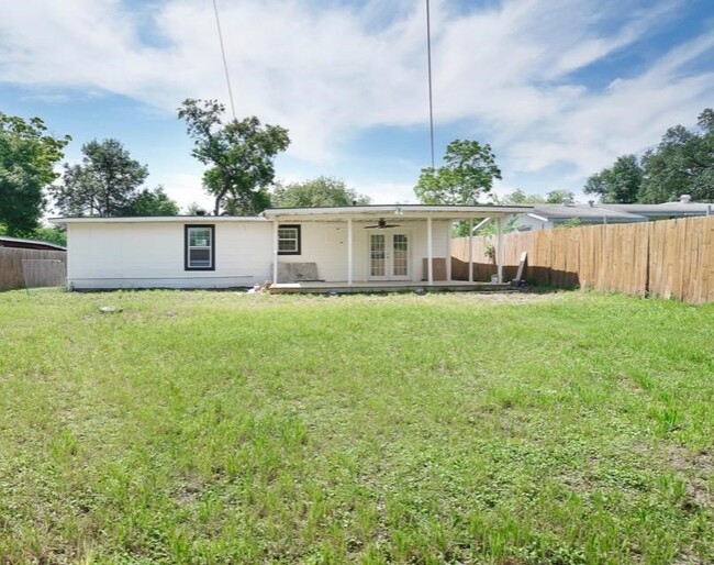 Back Yard/Covered deck and patio - 157 Riverdale Dr