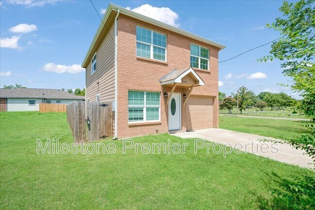 Building Photo - 3308 Moulton St