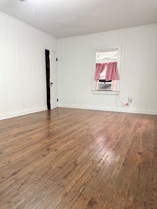 Building Photo - 1606 Hough St